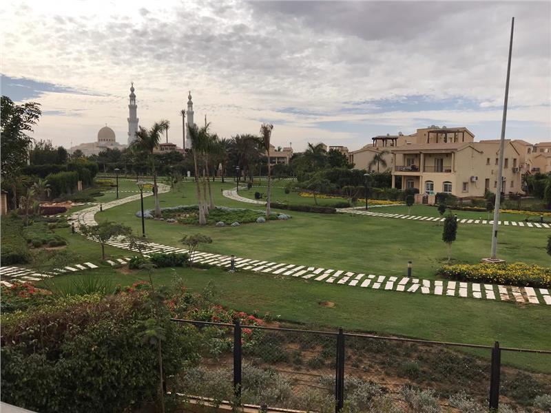 فيلا فى مدينتى  600 م2 بحري وشرقي للايجار قانون جديد كود 11684