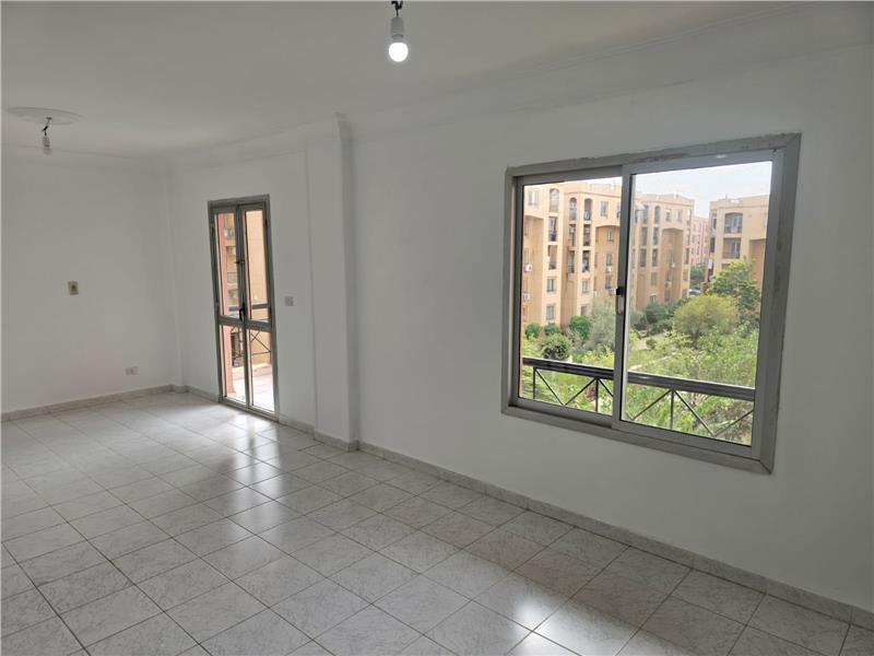 شقة فى مدينة الرحاب  153 م2 بحري و قبلي للايجار قانون جديد كود 30635