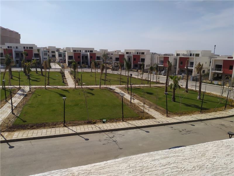 فيلا فى مدينتى  246 م2 شرقي وقبلي للبيع كاش كود 31675