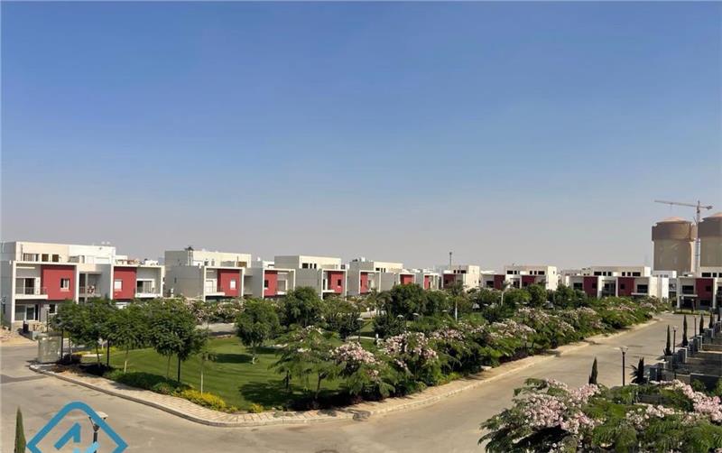 فيلا فى مدينتى  260 م2 شرقى للايجار قانون جديد كود 41104