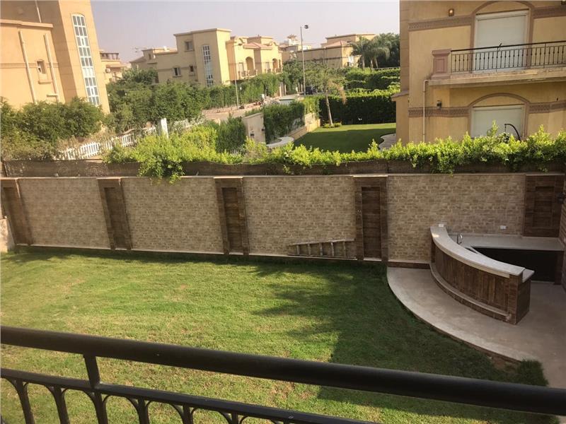 فيلا فى مدينة الرحاب  650 م2 بحري وشرقي للايجار قانون جديد كود 47088