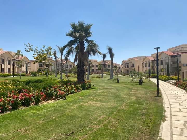 فيلا فى مدينتى  195 م2 بحري و قبلي للبيع تقسيط كود 47529