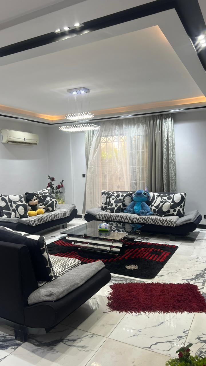 شقة فى مدينتى  245 م2 بحري وغربي للايجار مفروش كود 52947