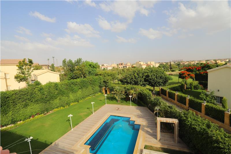 فيلا فى مدينتى  1300 م2 بحري و قبلي للبيع كاش كود 54612