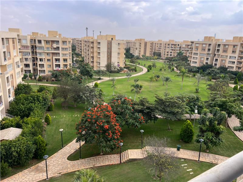 شقة فى مدينتى  200 م2 بحري و قبلي للبيع كاش كود 55017